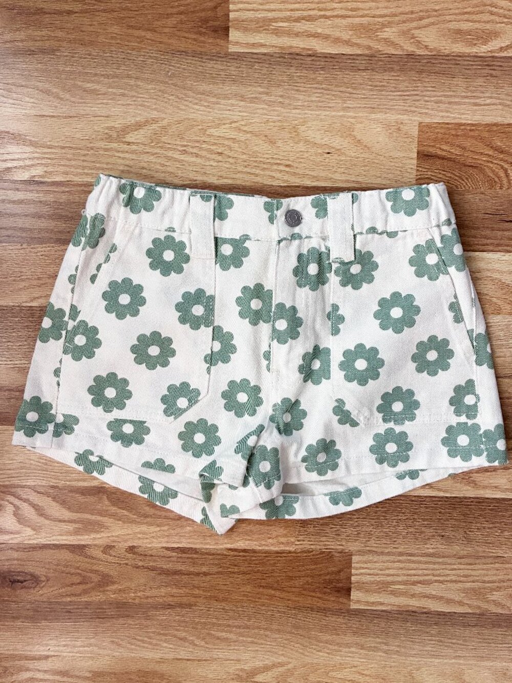 PacSun Daisy Print Jean Shorts - Size S - Green and White